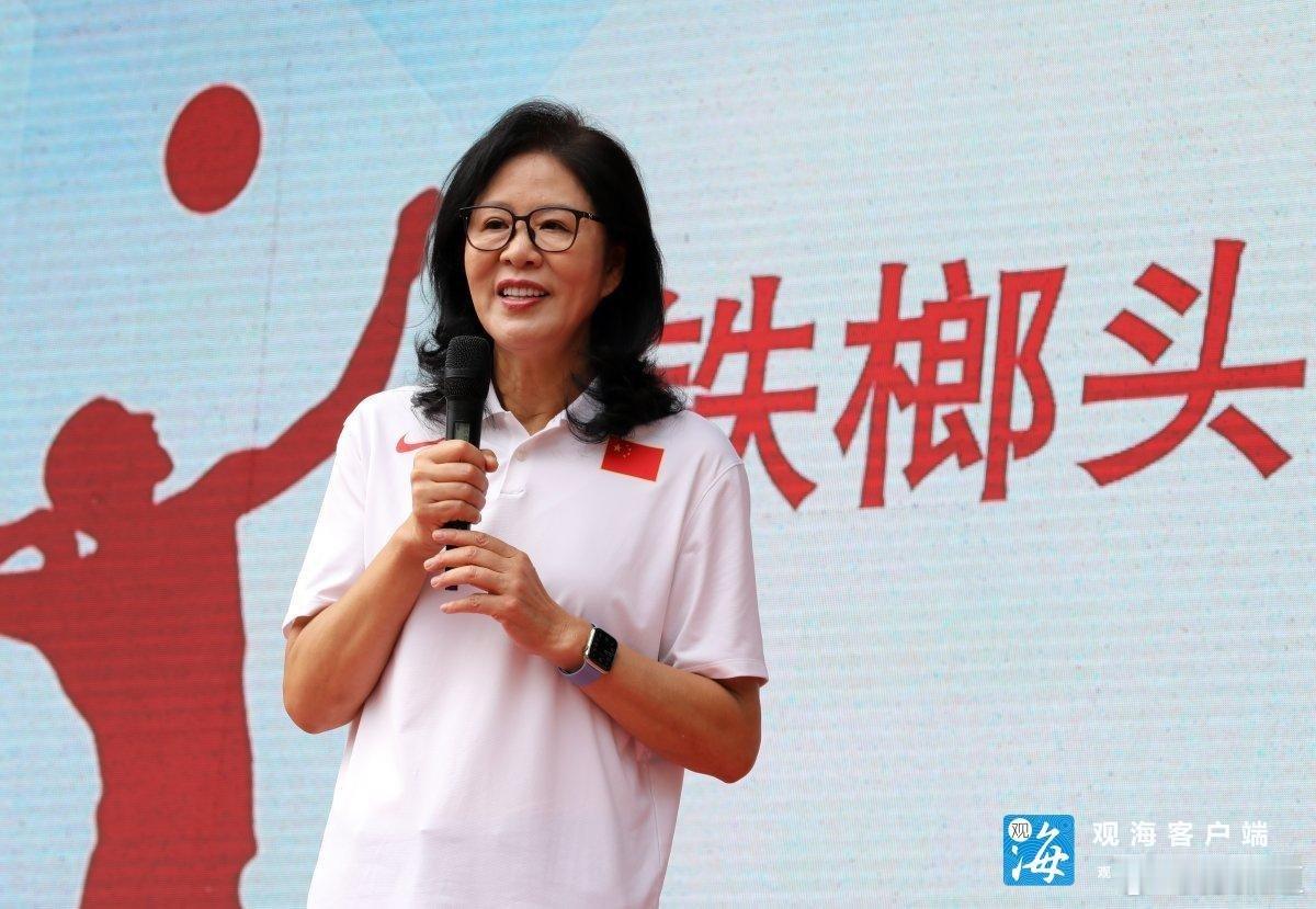 郎平中国女排郎平上周末参加珠海市凤凰中学排球联赛开赛仪式。“我宣布，珠海市凤凰