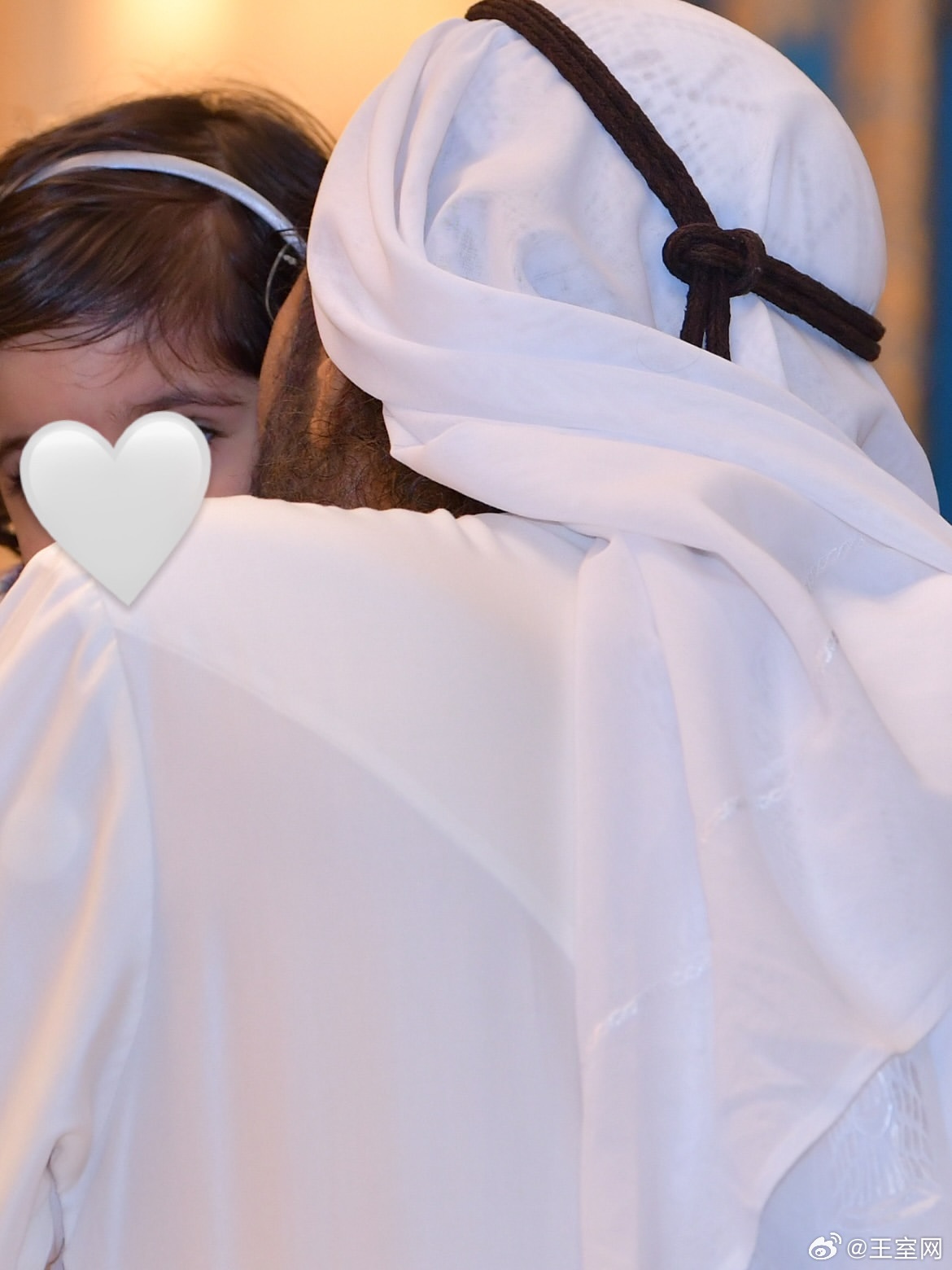 迪拜王室3月22日，迪拜王储哈曼丹和谢克哈王储妃的嫡长女赫德公主迎来1周岁生日