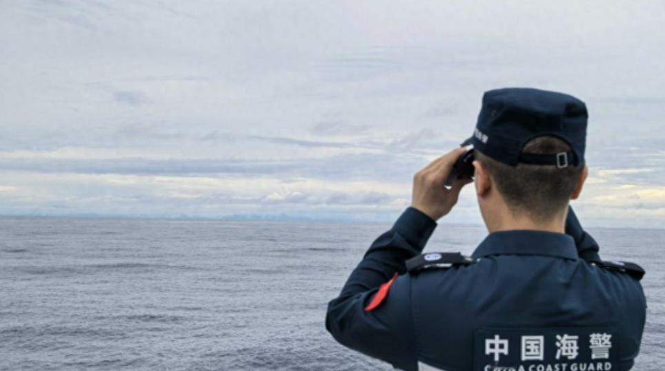 48小时，中方三道警告接连发出，王毅外长甚至亲自上阵，毫不遮掩地点名美国，直说：