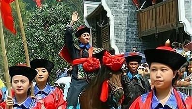 1753年，秦桧的后人秦大士中了状元，结果乾隆得知此事后，居然直接当着众人的面问