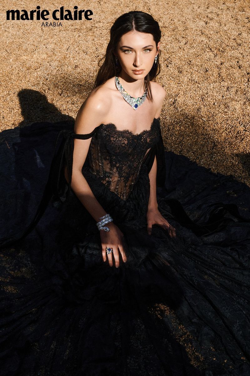 模特MyriemBoukadida登上阿拉伯版《MarieClaire》20