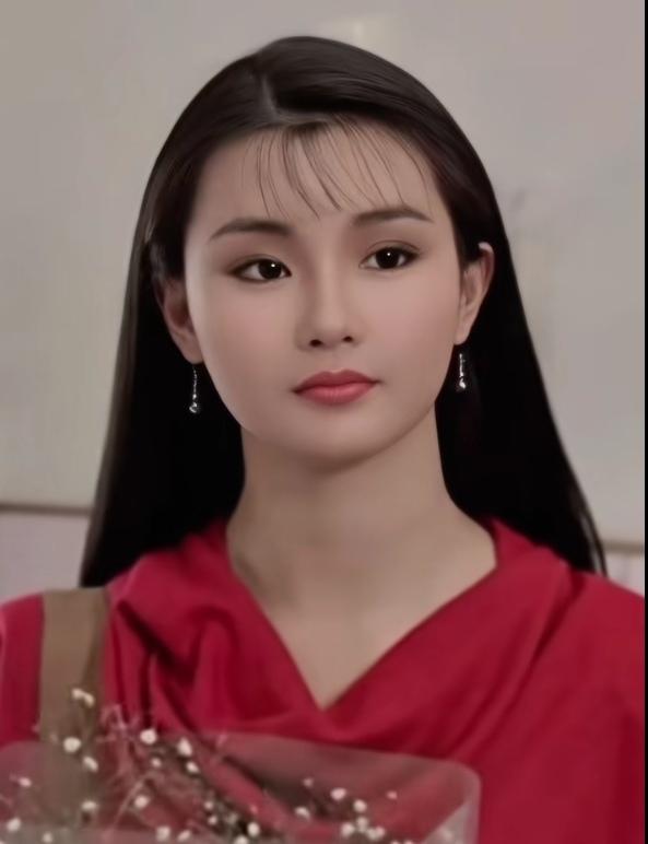 年轻时的张曼玉真美，可爱灵动。