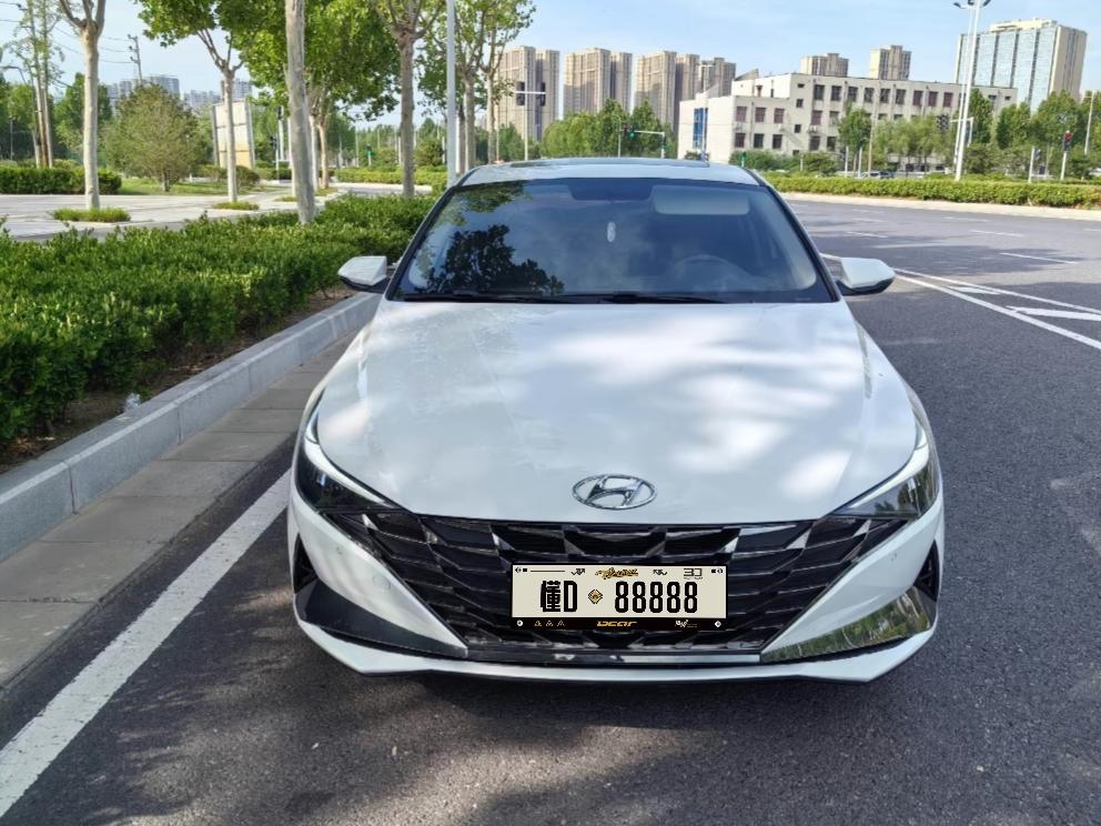 想要一台省油耐用、价格实惠的合资代步轿车，很多人都会看上第七代伊兰特。结合当下二