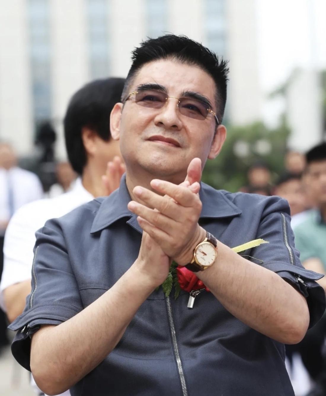 哎我去，什么情况？！陈光标晒出转账记录向嫣然天使捐款1000万！咋回事儿呢？