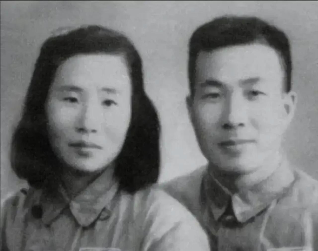 1943年，新四军团长诸葛慎被俘，没多久，他便在大街上四处游荡，见到熟人也低头不