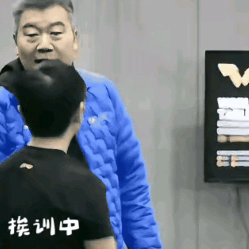李隼爷爷没有其他好朋友，莎莎是他唯一一个好朋友！港澳行全程盯着莎莎，即便是