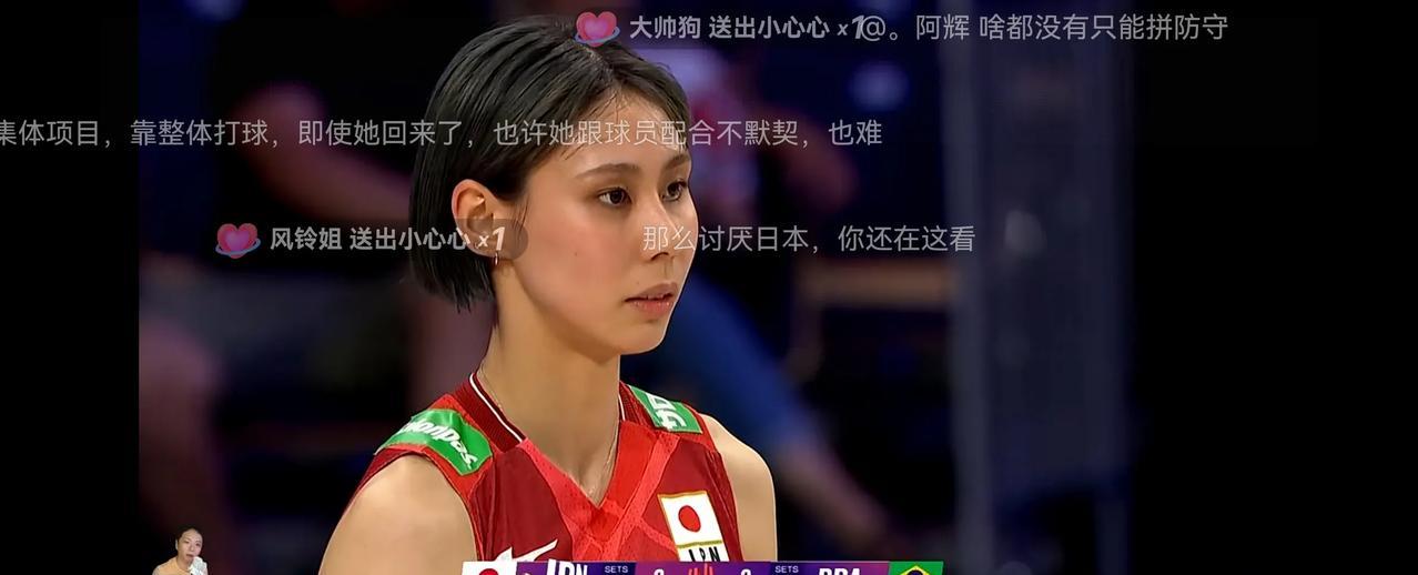 日本女排与巴西女排苦战五局，最终2:3惜败巴西，无缘世联赛决赛。比赛打到第5局