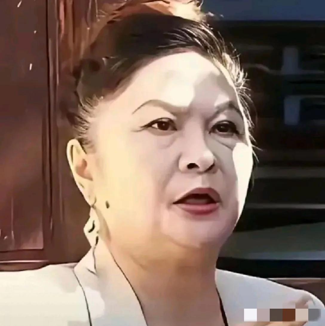 岁月的确是把杀猪刀呀，那个曾经月眉星眼，唇若丹霞，齿如珠贝，琼花玉貌的韩月乔已变