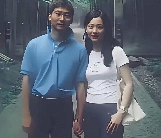 谁还记得陈数与丈夫漫步杭州的温柔旧时光？谁能不爱这帧藏满爱意的江南老照片？