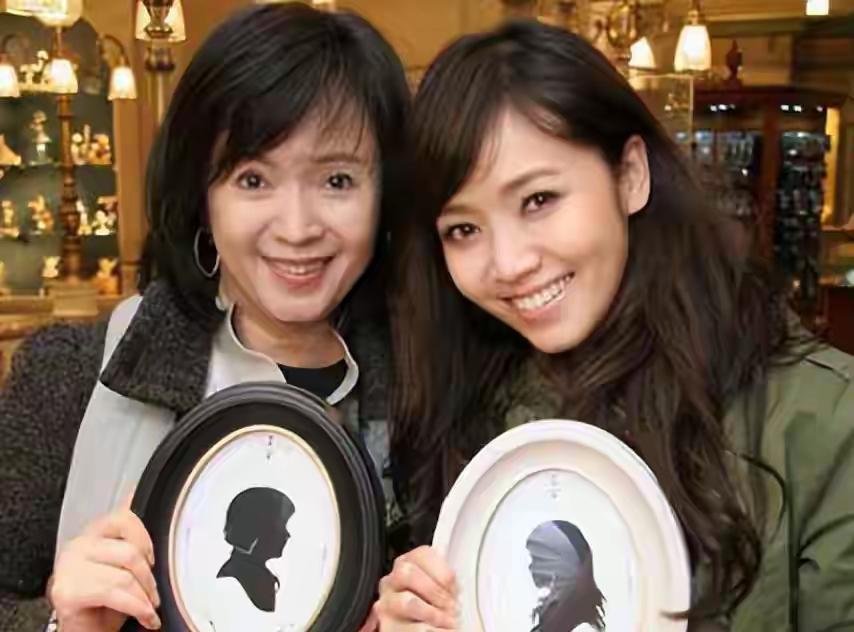 为闺蜜老公生女，霸占人夫31年还狂揽40亿遗产！林月云这“操作”，把“闺蜜”俩字