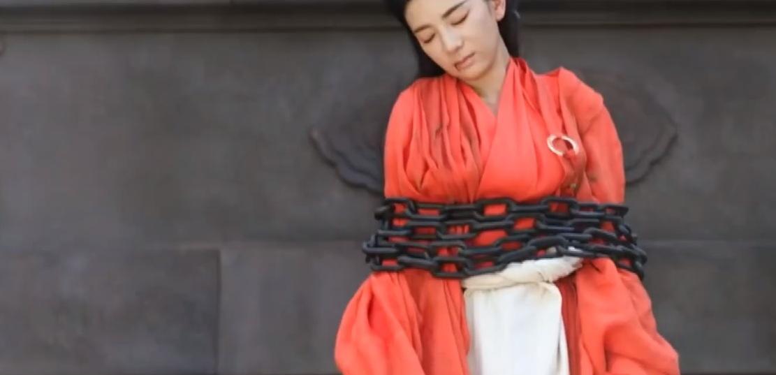 #临江仙#第25集预告：青阳去藏雷殿说和，却惨死在那里。白九思亲眼目睹了妻儿的凄