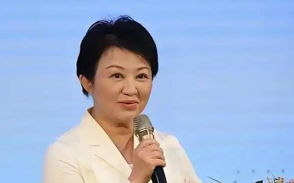 就在刚刚，台中市长卢秀燕发表声明，4月23日，针对赖清德窜访非洲行程临时