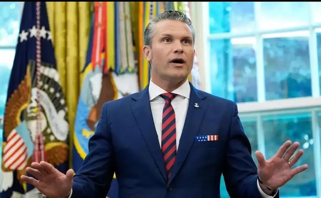 日本战机突然开火拦截辽宁舰歼-15，背后竟藏着11万亿日元的算计！东京一边紧急呼