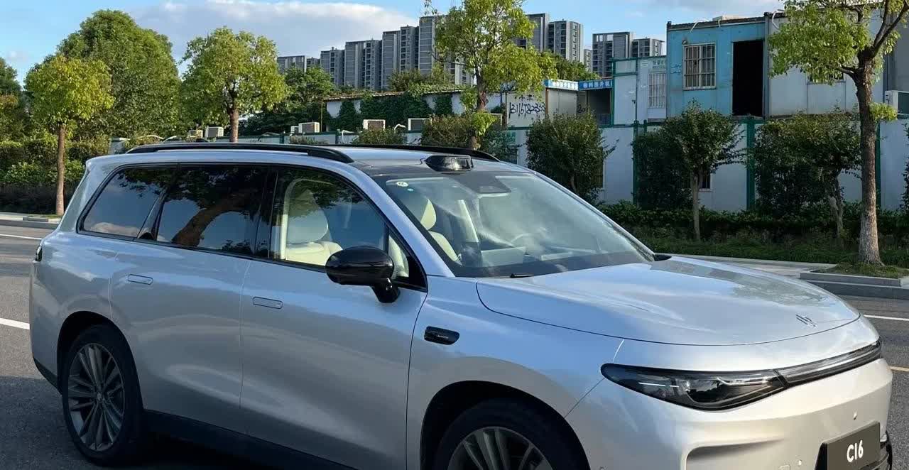 说零跑是小厂，搞不了多久，现在十年过去了，已经累计交付70余万年。零跑汽