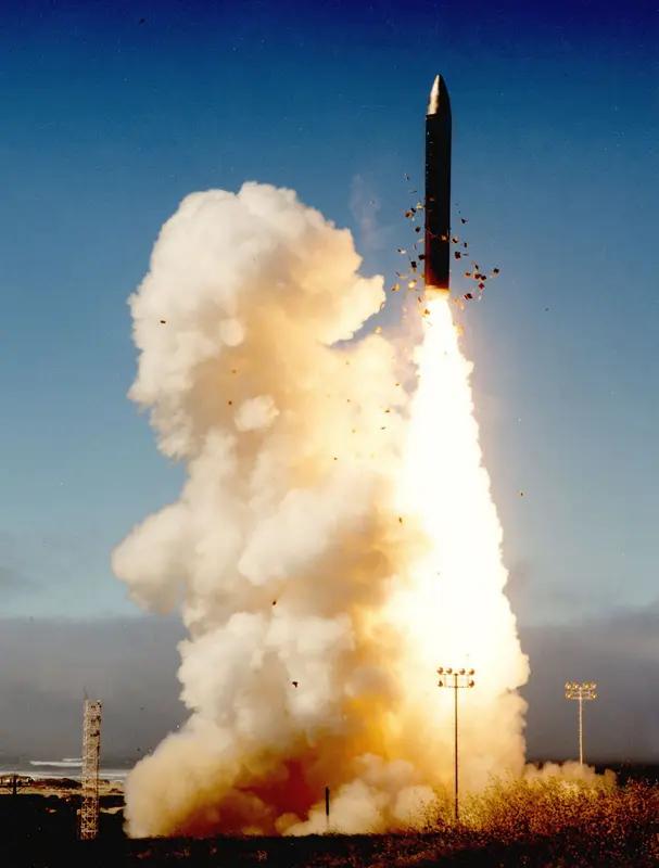 3月25日，美媒报道称，五角大楼与主要国防承包商达成框架协议，以加速关键导弹系统