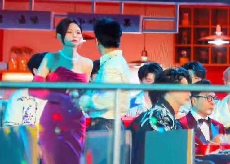 我的天呐，沈梦辰和杨迪疑似吵架动手的视频我反复看了好几遍，前半段两人真的好像很