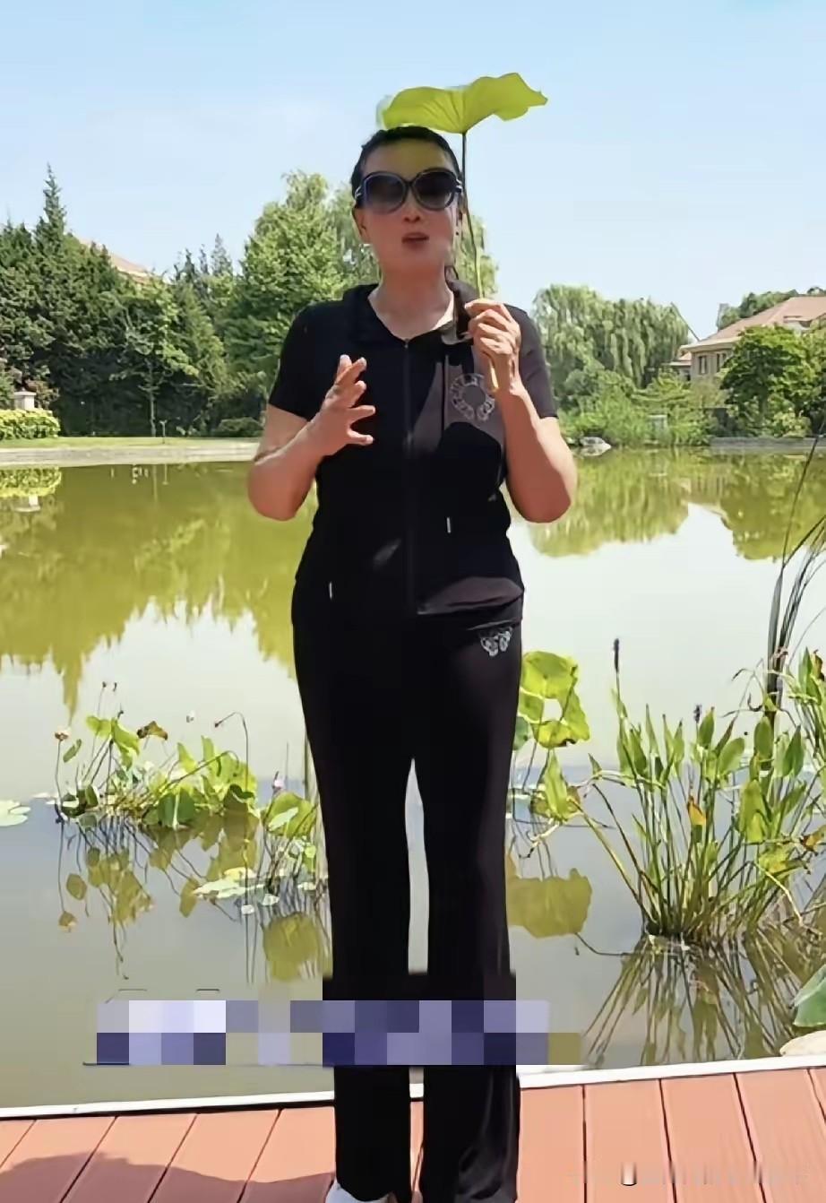 胖张兰秒瘦不是变兽出境，主打亲民路线，抛弃了自己的泼妇骂街。向马小梅学习，却比马