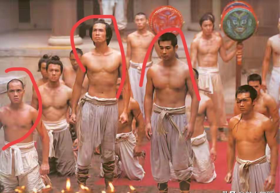 1998年片场，世界搏击冠军周比利一脚踢出去，赵文卓的替身直接飞出去三米。导演