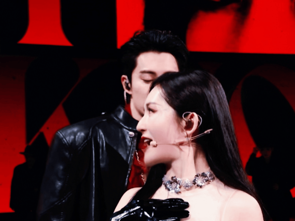 好傲娇好享受舞台哦王鹤棣​​​