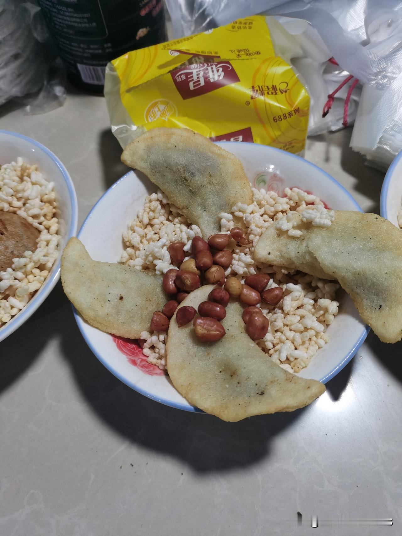 同学45岁丧偶，50岁唯一女儿远嫁他乡，女儿嫁了，她心里空落落的，有了找老伴的想