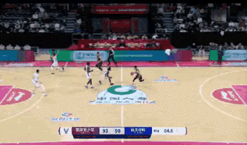 南京天之蓝大将郭昊文真是太神了！在今天进行的南京天之蓝和北京控股的比赛中，当时比