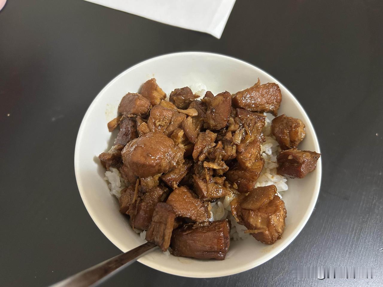 离婚后终于能吃上发甜的红烧肉了婚内我做饭，有次做了甜口红烧肉，人家说我不喜欢，