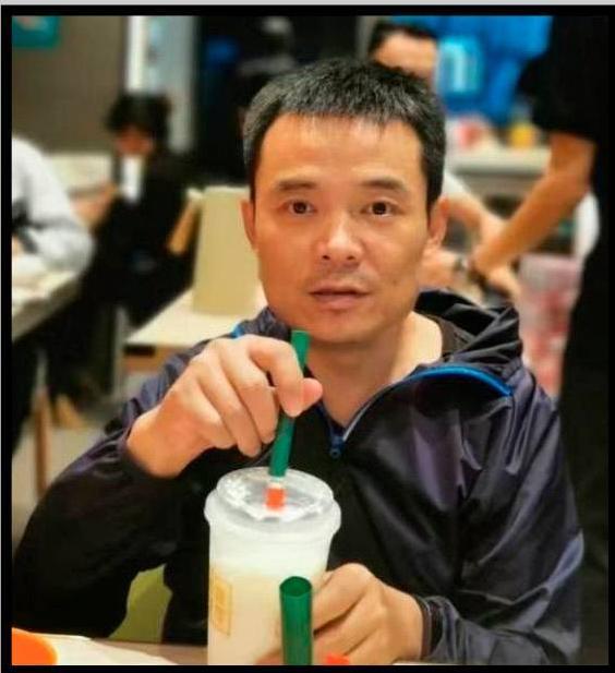 一名内地失业的男子香港失踪，出事前给姐姐发微信：准备在香港自杀。这名男子叫叶智辉