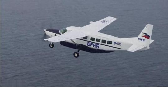 菲律宾飞机侵闯黄岩岛，机上星链系统突然崩溃，中方给欧美上了一课！ 菲律宾这真