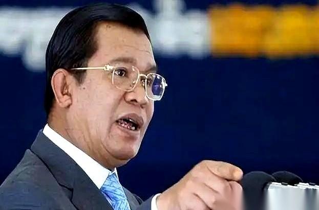 我有时候真的佩服，有些人能把一手好牌打得稀烂。前脚刚拿了咱们的钱、用了咱们的技