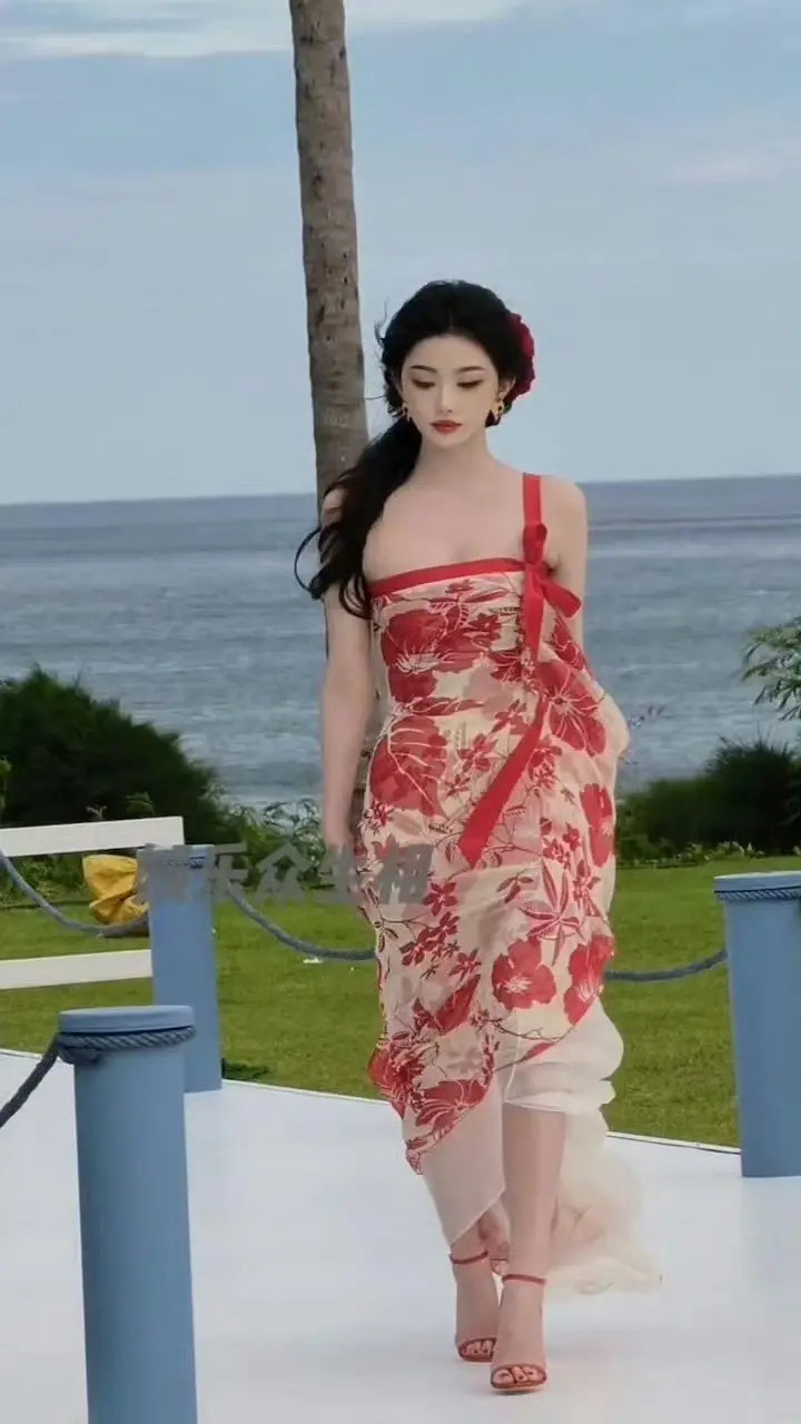 周洁琼孔雪儿程潇谁最好看？三位都是爱豆转演员