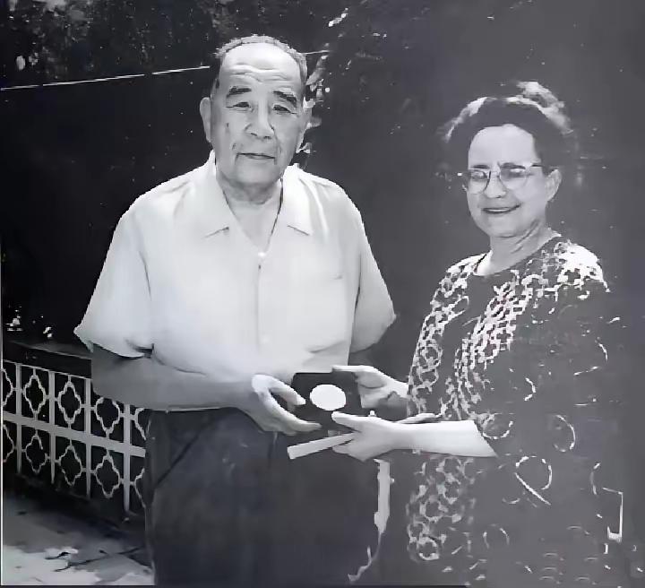 1976年唐山大地震前，地震专家预测，河北在7月22日至8月5日可能会发生地震，