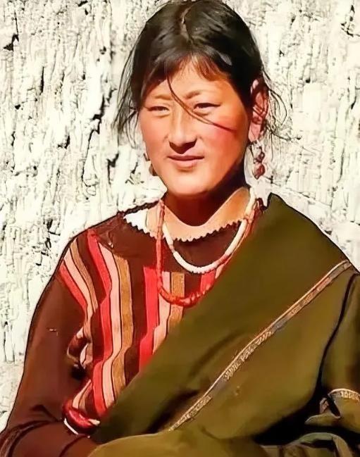 为什么西藏人很少出来打工？其实说白了，因为西藏人口本来就少，穷人靠着福利补贴都能