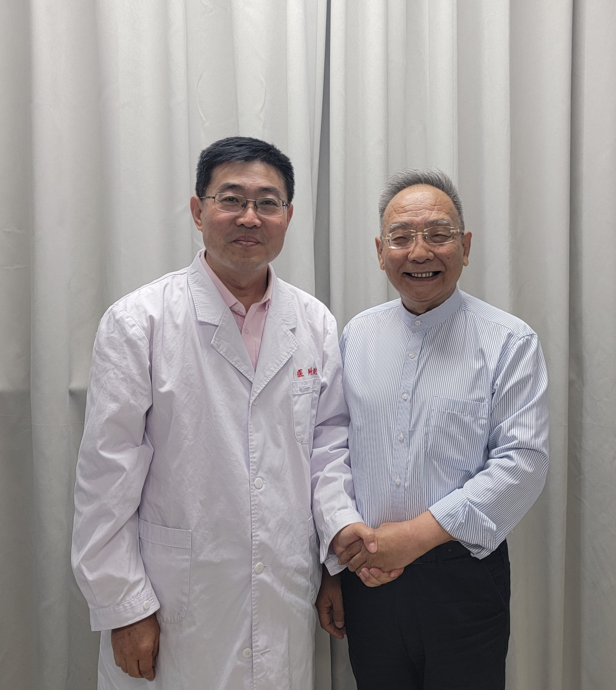 中医是整体调理的一个过程不能给每一个患者贴上一个九大体质的标签所有的问题都可以通