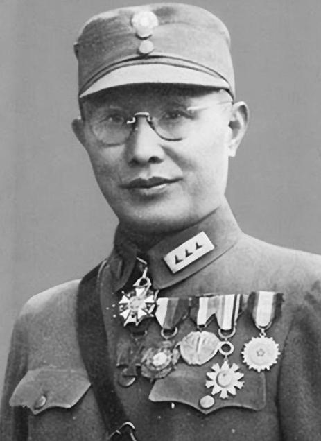 国民党二号人物，毛主席不接受他投降，周恩来怒斥他是千古罪人，老蒋也想干掉他，怎么