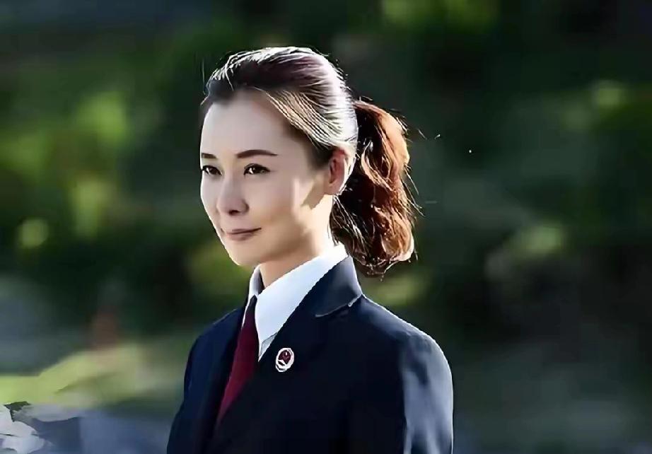 54岁柯蓝：不婚无子、带病半生，活成女人最高级的通透近日，柯蓝与