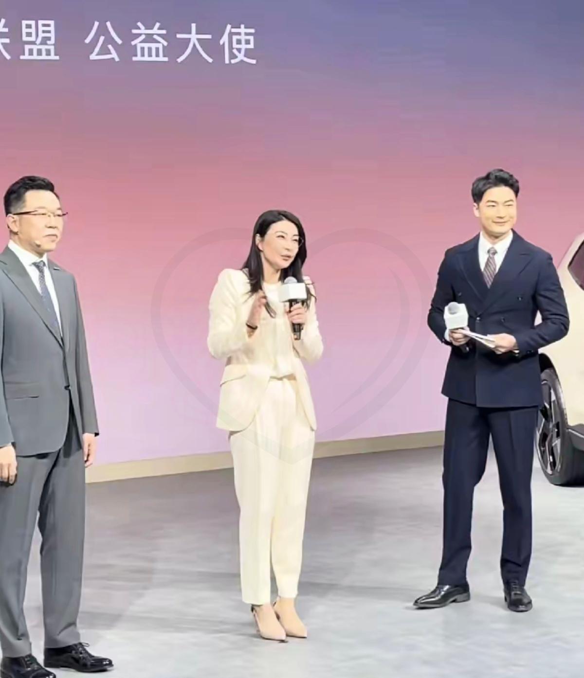 好消息炸屏！郭晶晶再添新身份太圈粉，不光扛下全运会火炬手重任，凭实力解锁沃尔沃新