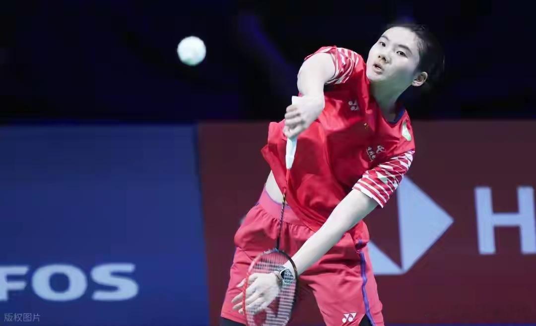 总决赛爆冷！国羽4将出局女单仅王祉怡晋级四强2025年世界羽联年终总决赛小组赛