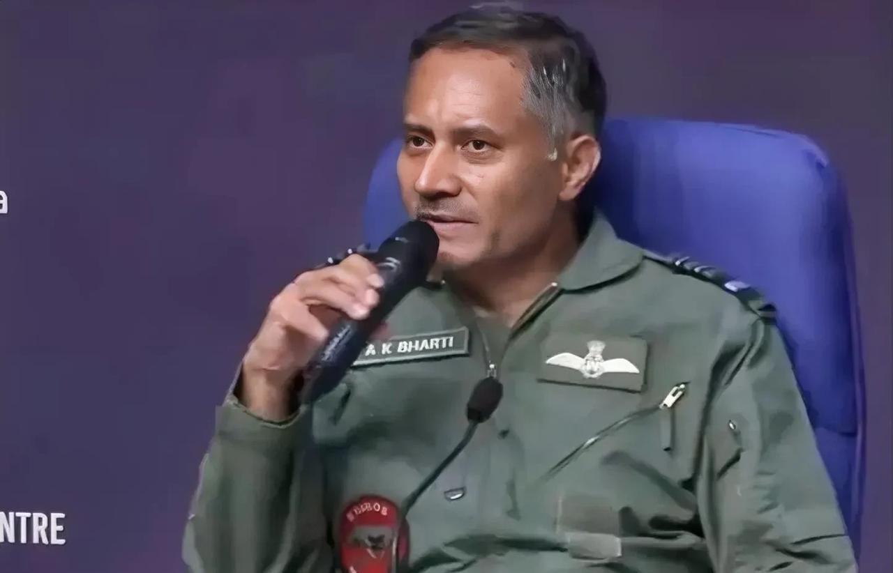 印度空军中将AKBharti在新闻发布会上说：“无论我们选择何种方法、何种手段