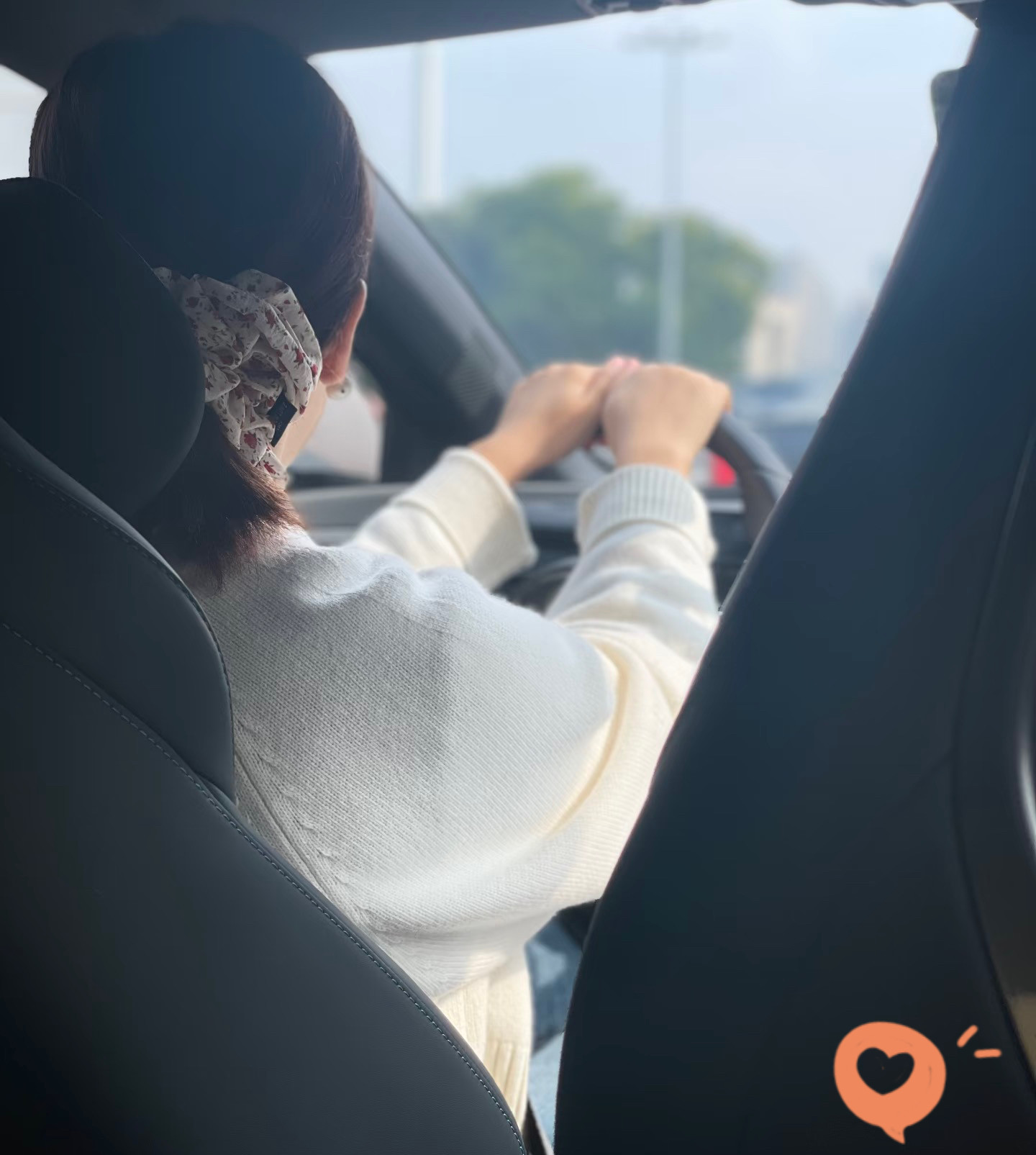 我突然就悟了！💥我老公为了让我上下班方便，花30万给我买了辆特斯拉...