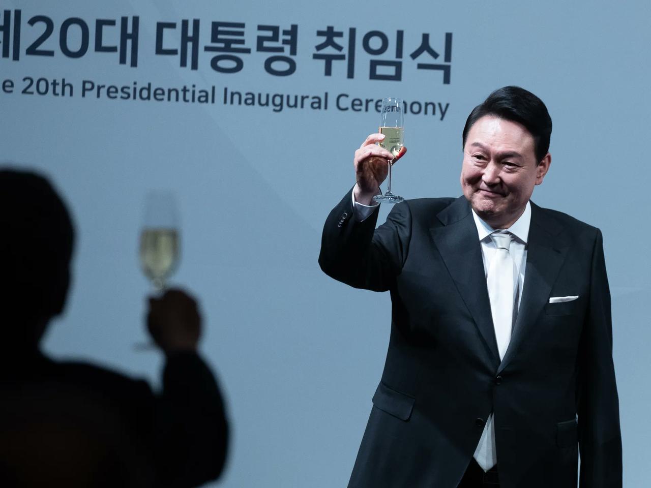 人不狠站不稳！事实证明，李在明是比尹锡悦更心狠手辣的角色。今天（1月13