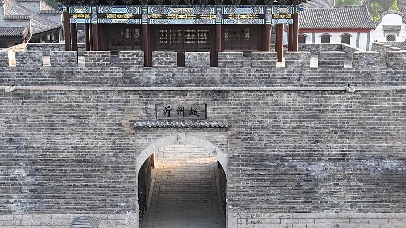 逛过3.2平方公里的济南明府城才懂，老济南的魂全藏在这600多年的砖缝里。明代