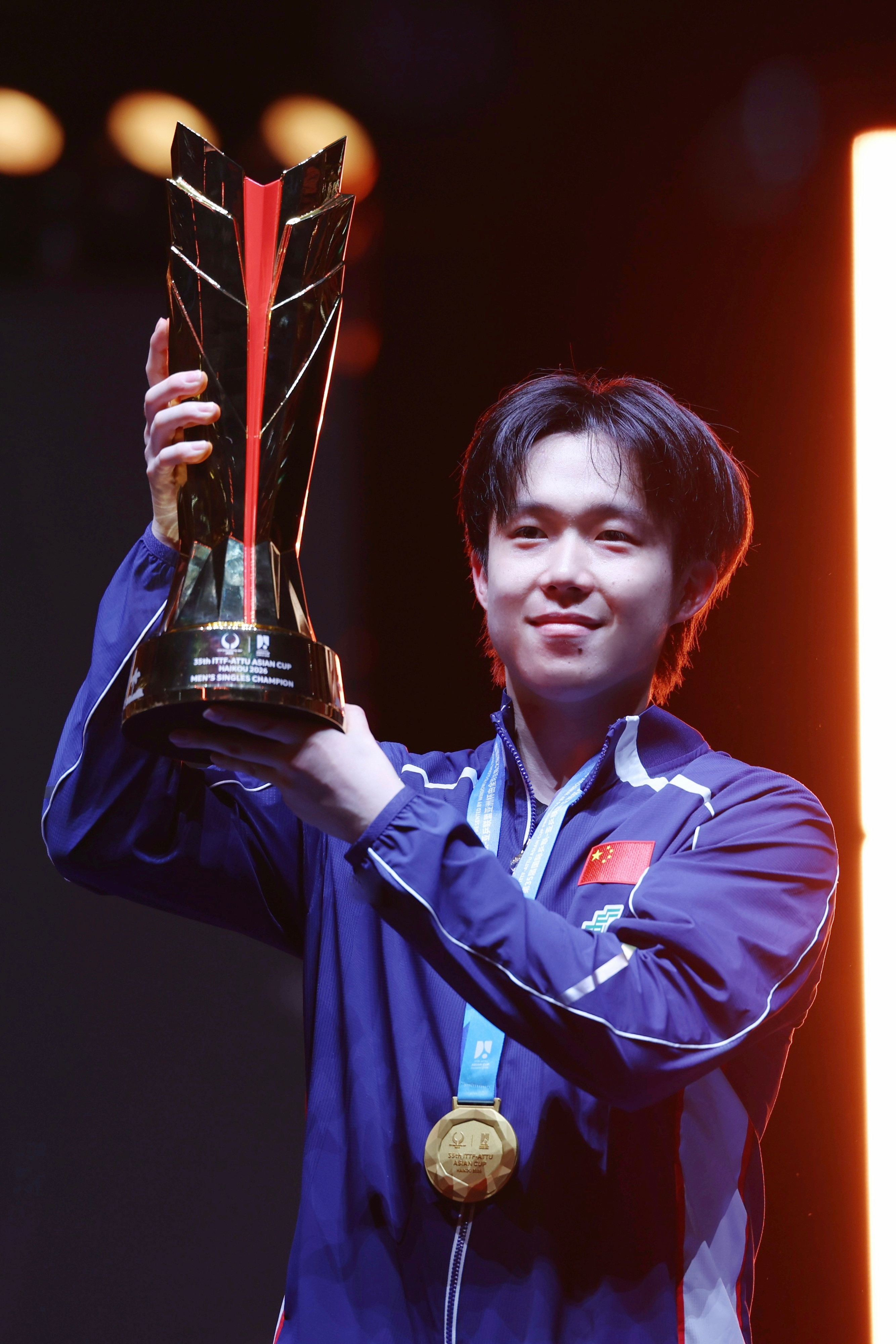 超级牛的萌孩王楚钦金牌