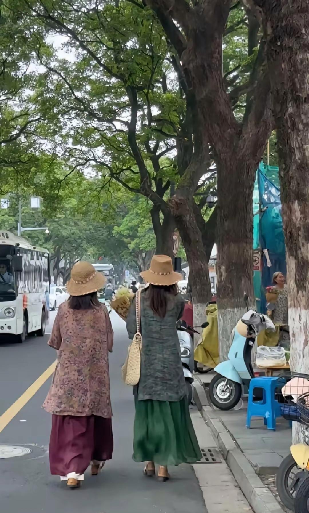 一看就是体制内退休人员