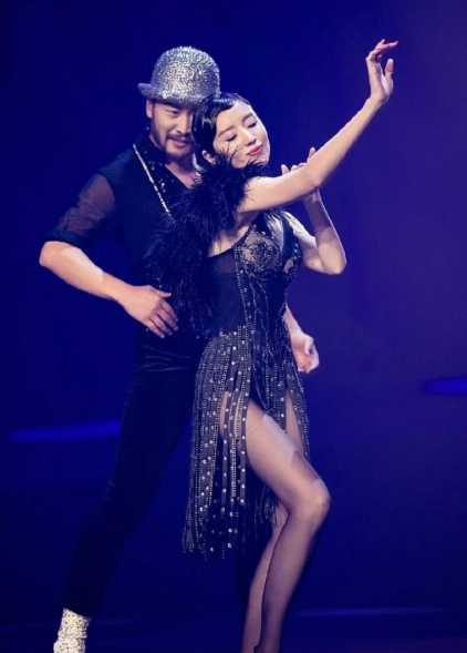 董洁这身材真的不要太好了吧！线条纤细又紧致，不管穿什么都自带清爽气质，妥妥的天生