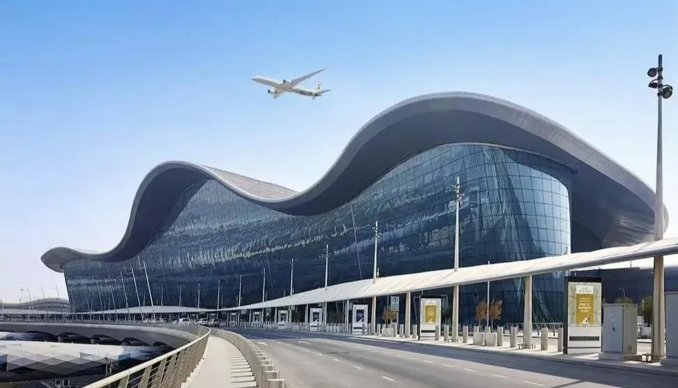 伊朗已经实现了对科威特、巴林、卡塔尔、阿联酋和沙特部分地区的全面海空封锁。航班