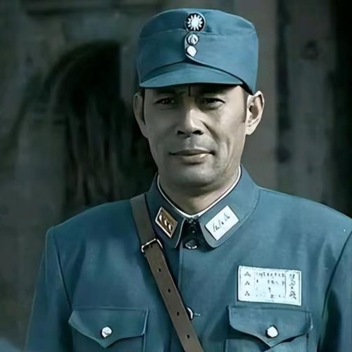 张光北说：“《亮剑》这个剧组特别怪，演男一号的李幼斌跟我是街坊邻居，何政