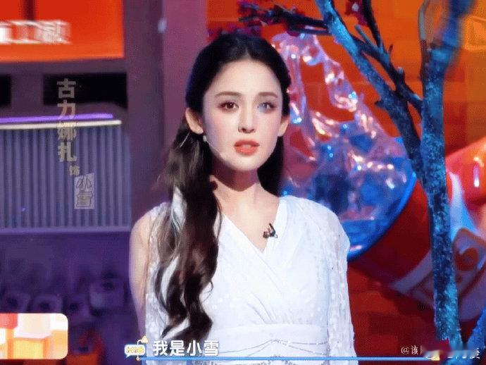 仙气飘飘！娜扎cos小雪状态超棒，每个镜头都美到极致～