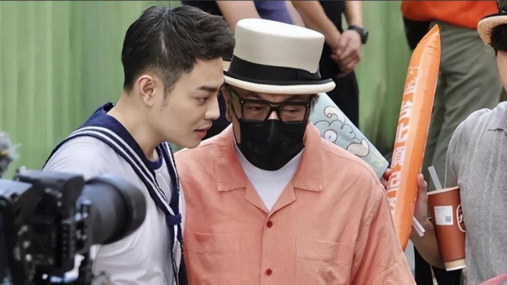 蔡康永亮相沈伯洋竞选总部，国台办指其是"两面人"。10月14日例行发布会，有