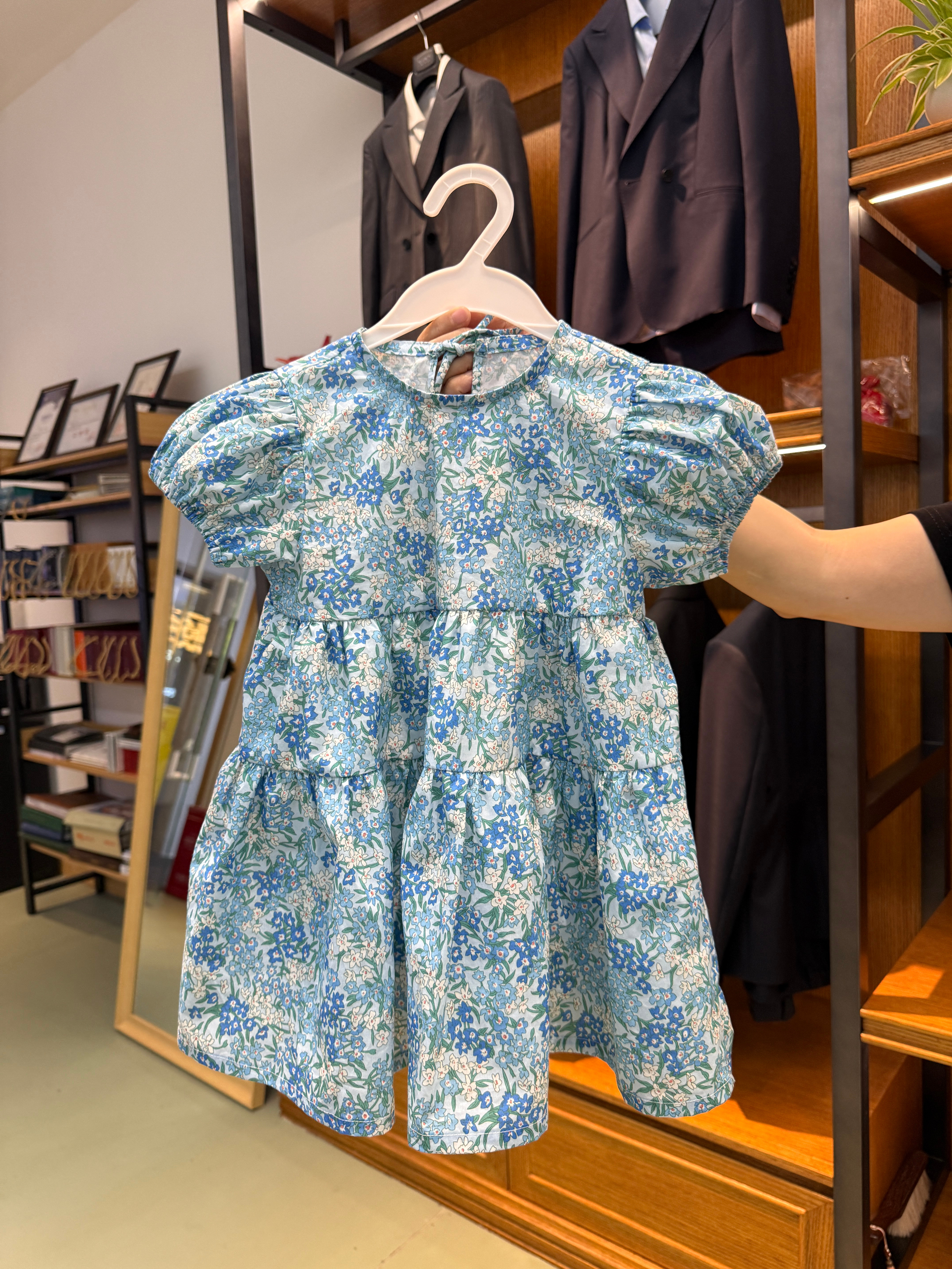 给小朋友做的衣服，小孩的衣服真可爱