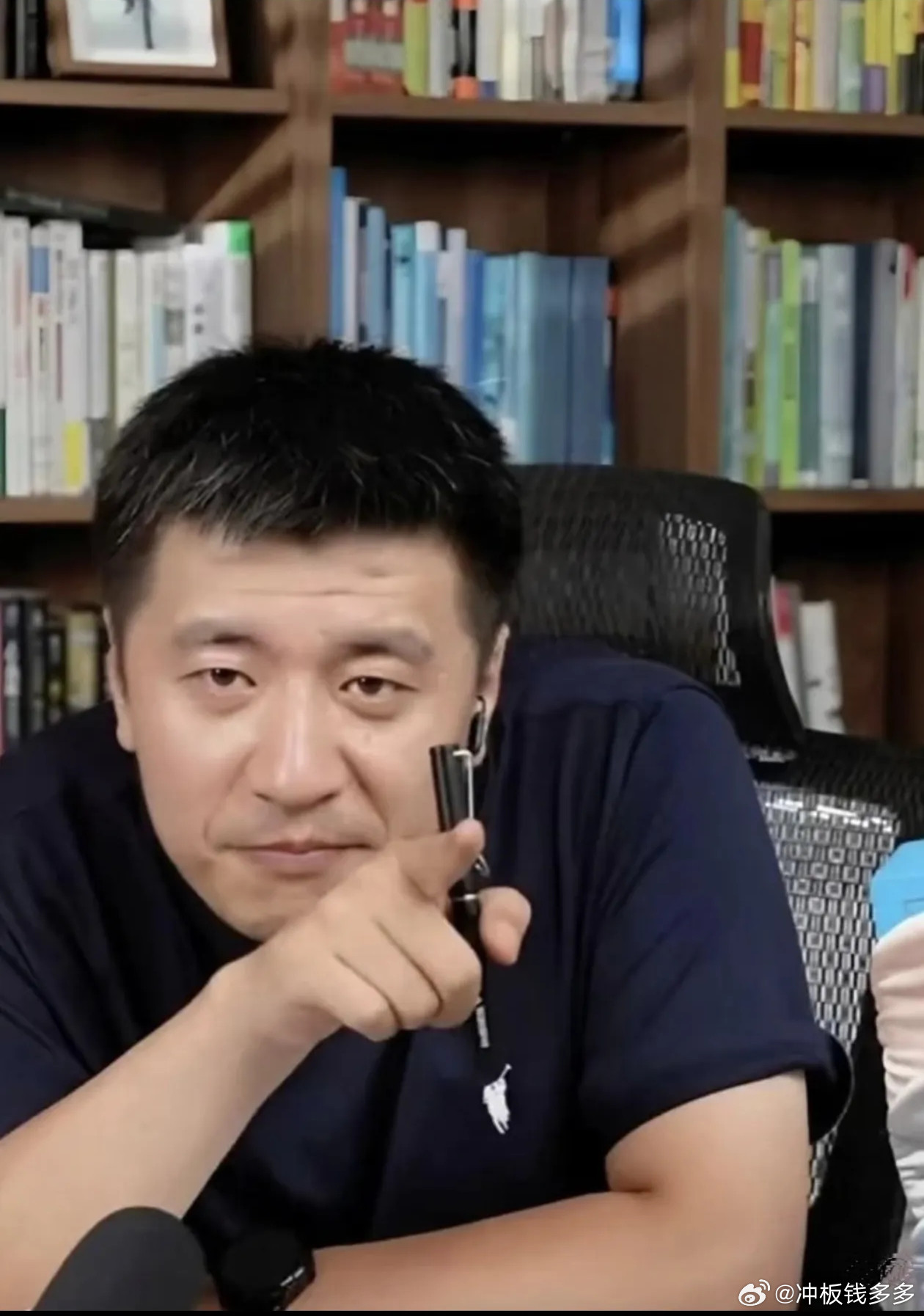 最好的托举：第一、条件好就多吃牛肉，条件差就多吃鸡蛋。第二、让孩子晚上10点